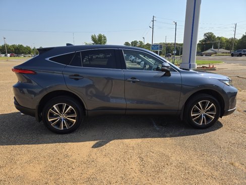 Used 2023 Toyota Venza LE image 6