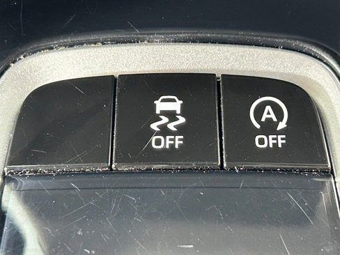 Used 2023 Toyota Corolla Cross L image 19