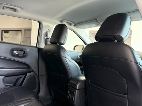 Used 2018 Jeep Compass Latitude w/ Popular Equipment Group image 23