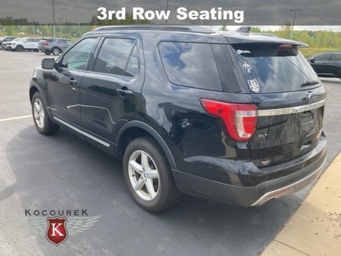Used 2017 Ford Explorer XLT w/ Equipment Group 202A image 3