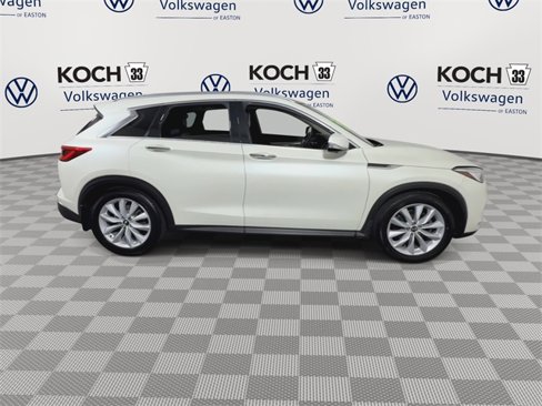 Used 2019 INFINITI QX50 Essential w/ Premium Heat Package image 9