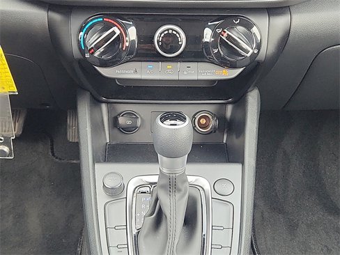 Certified 2023 Hyundai Kona SE image 17
