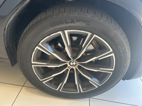 Used 2022 BMW X6 xDrive40i w/ M Sport Package image 22