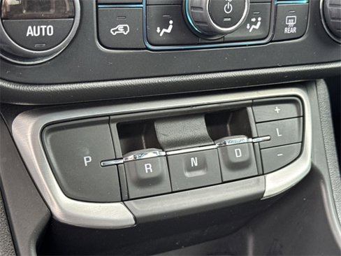 Used 2022 GMC Terrain SLT image 13