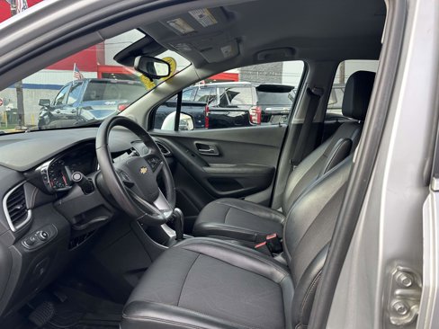 Used 2019 Chevrolet Trax LT w/ Driver Confidence Package image 16