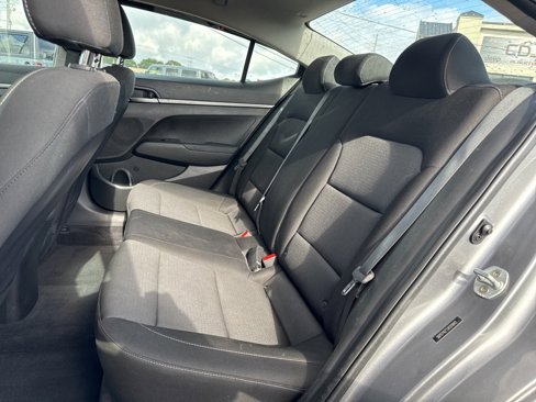 Used 2018 Hyundai Elantra SE image 18