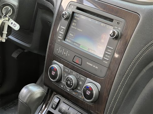 Used 2016 Chevrolet Traverse LT image 38