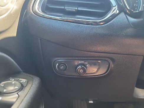 Used 2023 Chevrolet Equinox RS w/ RS Leather Package image 17