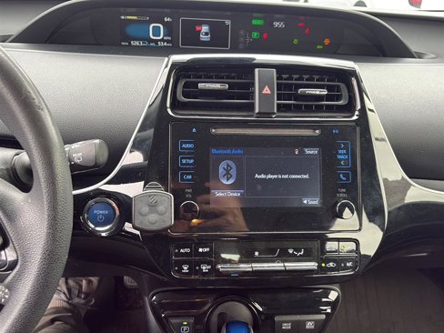 Used 2019 Toyota Prius LE image 8