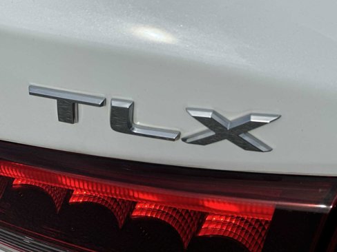 Used 2017 Acura TLX V6 image 11