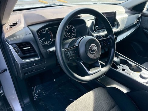 Used 2023 Nissan Rogue SV image 10