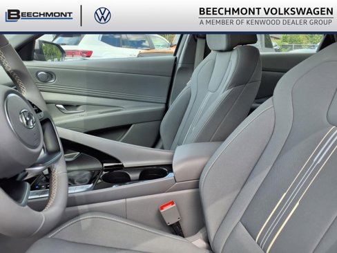 Used 2023 Hyundai Elantra SEL w/ Convenience Package image 13