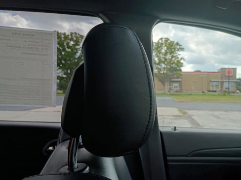 Used 2020 Jeep Grand Cherokee Altitude image 15