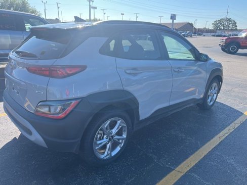Used 2023 Hyundai Kona SEL image 4