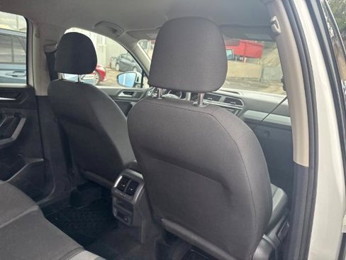 Used 2020 Volkswagen Tiguan S image 24