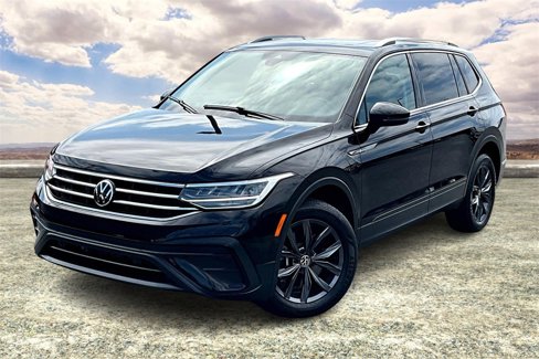 Used 2022 Volkswagen Tiguan SE image 3