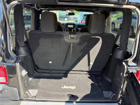 Used 2015 Jeep Wrangler Sahara w/ Connectivity Group image 10