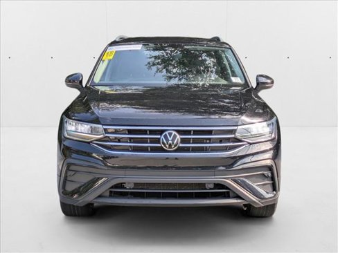 Used 2023 Volkswagen Tiguan SE image 5