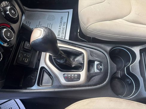 Used 2018 Jeep Cherokee Latitude image 17