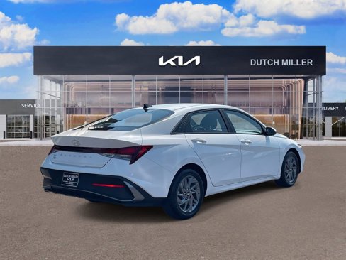 Used 2024 Hyundai Elantra SEL image 7