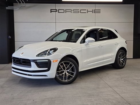 Certified 2025 Porsche Macan image 1