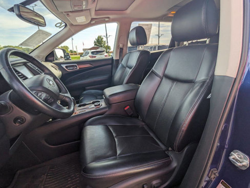 Used 2018 Nissan Pathfinder Platinum w/ Cargo Package image 10