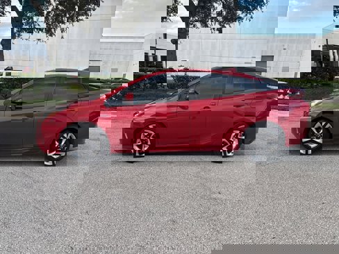 Used 2016 Toyota Prius Four Touring image 2