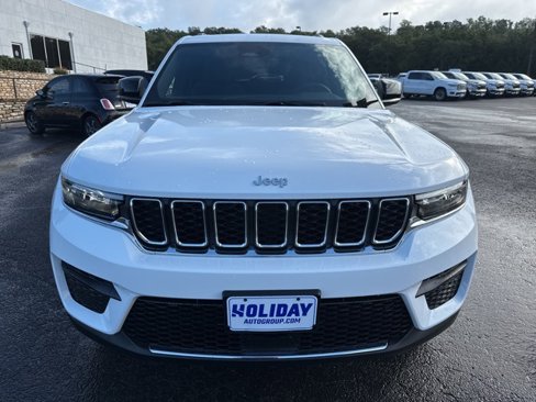 New 2025 Jeep Grand Cherokee Laredo X w/ Luxury Tech Group I image 8