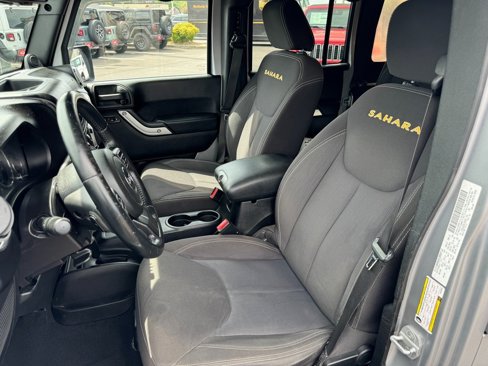 Used 2013 Jeep Wrangler Unlimited Sahara w/ Connectivity Group image 28