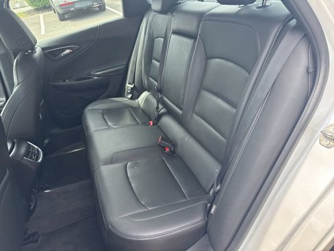 Used 2017 Chevrolet Malibu Premier w/ Driver Confidence Package image 10