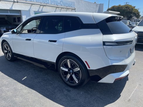 Used 2022 BMW iX xDrive50 w/ Sport Package image 6