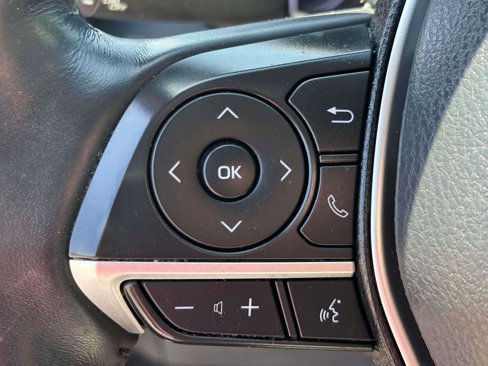 Used 2021 Toyota Camry XLE image 20
