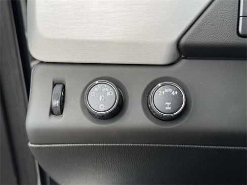 Used 2018 GMC Yukon SLT w/ Premium Edition image 7