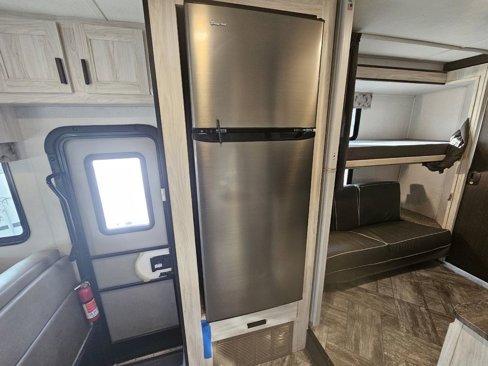 Used 2022 Ford E-450 and Econoline 450 Super Duty w/ Motorhome Prep Package image 23