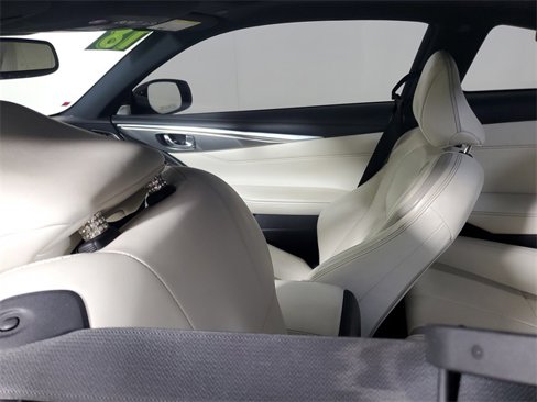 Used 2018 INFINITI Q60 2.0t w/ Sensory Package 2.0T Luxe image 11