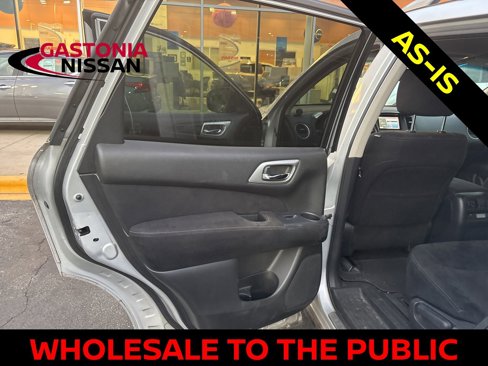Used 2015 Nissan Pathfinder SV image 9