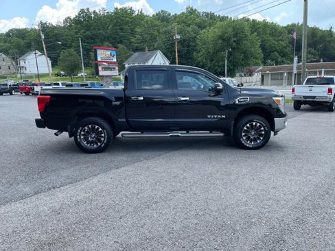 Used 2017 Nissan Titan SV image 9