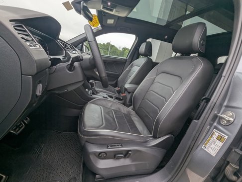 Used 2022 Volkswagen Tiguan SEL R-Line image 22