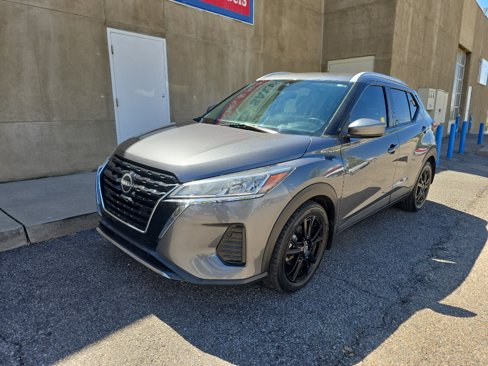 Used 2022 Nissan Kicks SV image 3