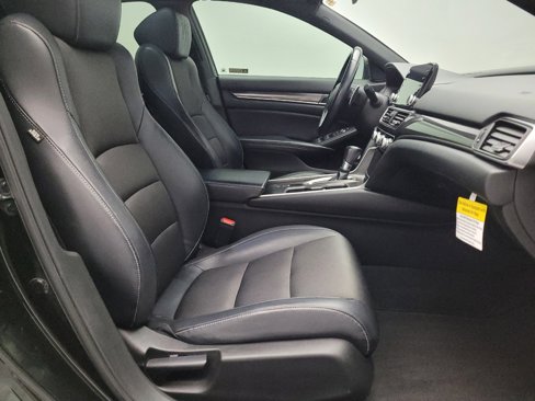 Used 2018 Honda Accord Sport image 21