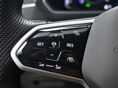 Used 2022 Volkswagen Tiguan SEL R-Line image 7