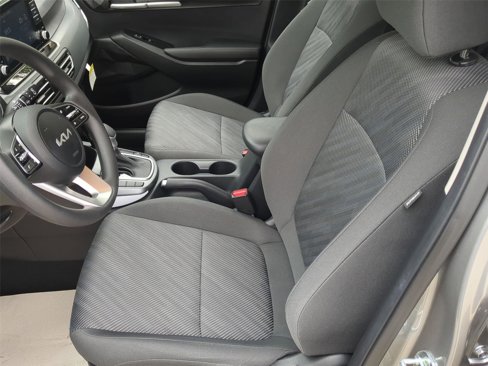 Used 2023 Kia Seltos LX image 12