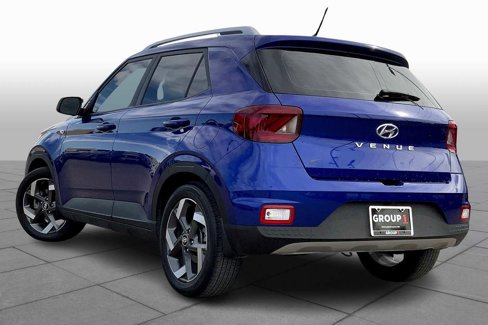 Used 2023 Hyundai Venue Limited image 11