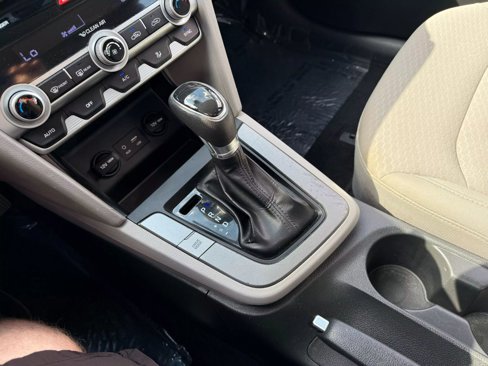 Used 2020 Hyundai Elantra SEL image 26