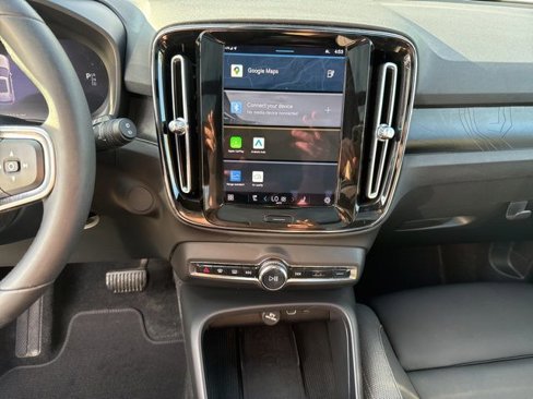 Certified 2023 Volvo XC40 Recharge Ultimate image 13
