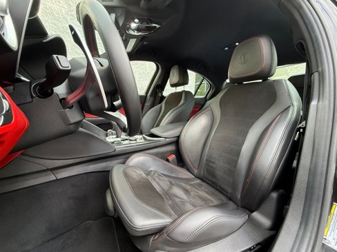 Used 2021 Alfa Romeo Giulia Quadrifoglio image 14