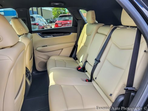 Used 2018 Cadillac XT5 AWD image 11