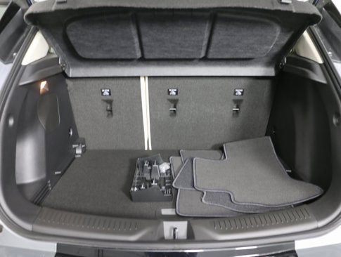 Used 2024 Buick Encore GX Sport Touring image 2
