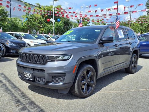 Used 2022 Jeep Grand Cherokee L Laredo image 2