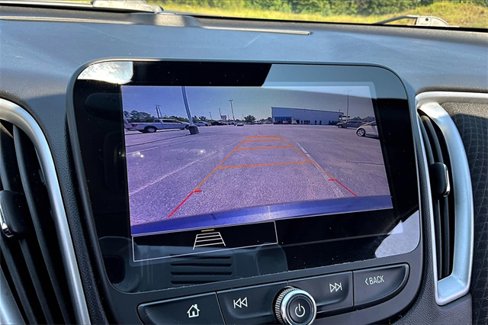 Used 2023 Chevrolet Malibu LT image 14